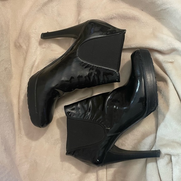 Stuart Weitzman Heeled Booties - Picture 3 of 10